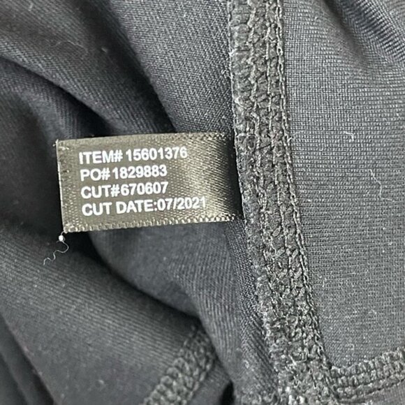 Torrid Performance Core Crop Active Legging With Side Pockets gold skull size 5 - Picture 9 of 9